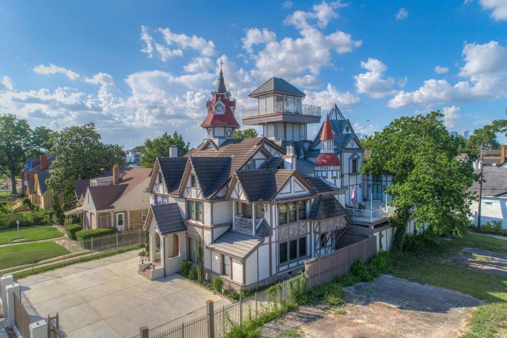 Villa With 8 Bedrooms And Heated Swimming Pool Houston Exterior photo