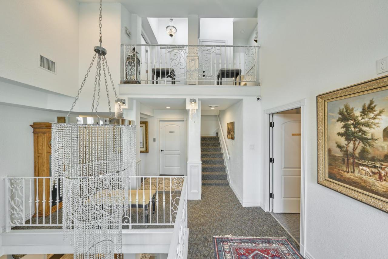Villa With 8 Bedrooms And Heated Swimming Pool Houston Exterior photo