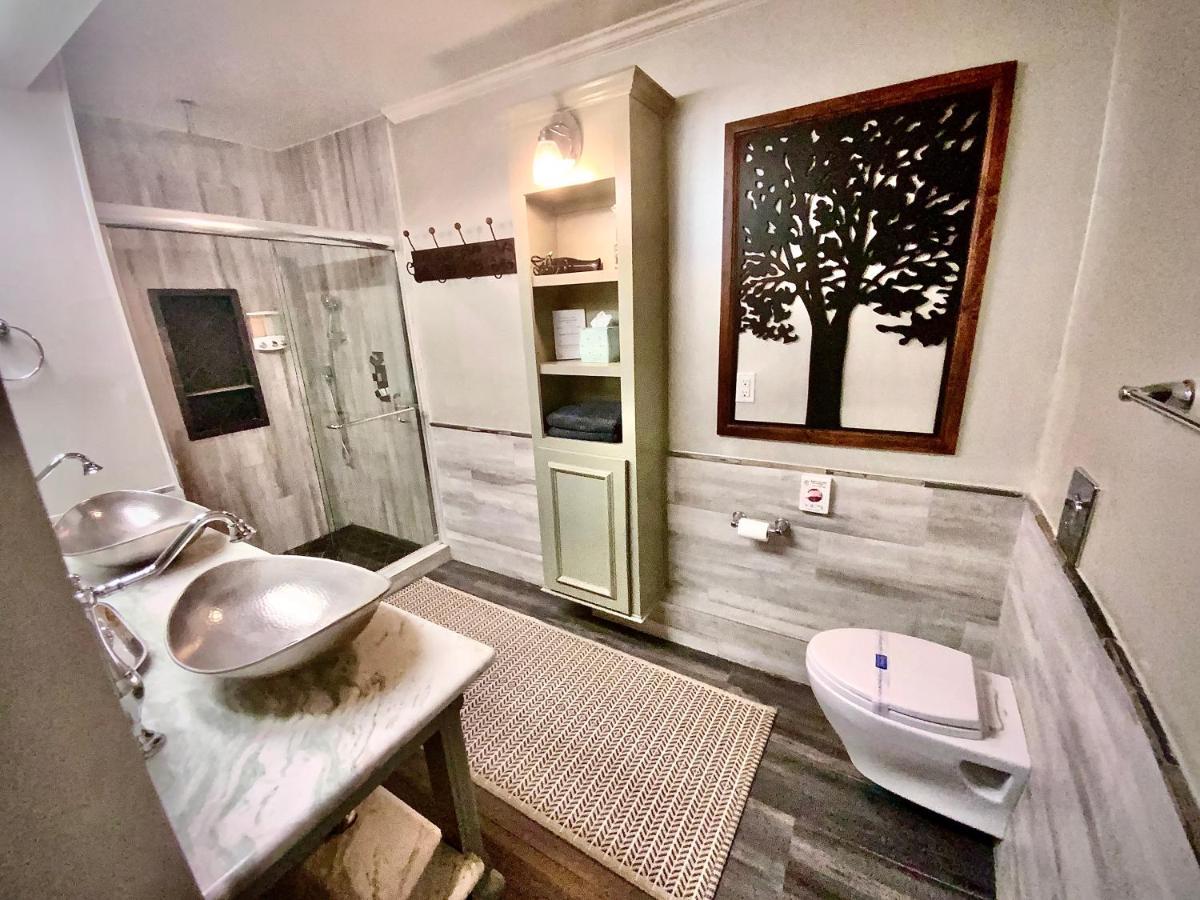 Villa With 8 Bedrooms And Heated Swimming Pool Houston Exterior photo