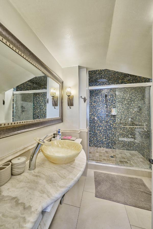 Villa With 8 Bedrooms And Heated Swimming Pool Houston Exterior photo